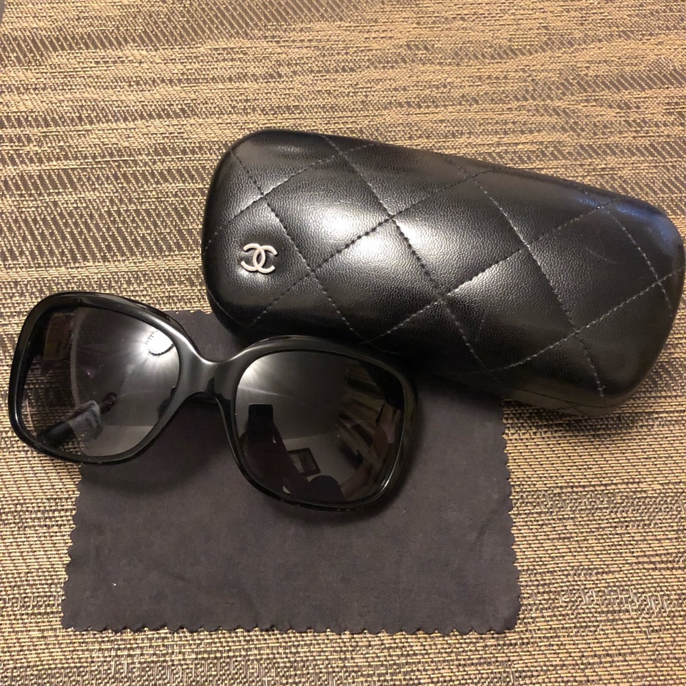 CHANEL women’s sunglasses